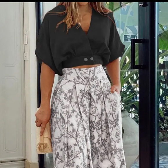 NWOT Gorgeous 2pc Outfit L - Picture 1 of 7